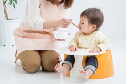 保育士の服装で気を付けたいこと Tpoに合わせた服装が大事 保育のひきだし こどもの可能性を引き出すアイデア集