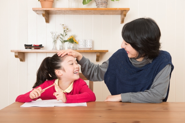 意外と知らない 子どもの叱り方 を解説 子どもが納得する叱り方をしよう 保育のひきだし こどもの可能性を引き出すアイデア集