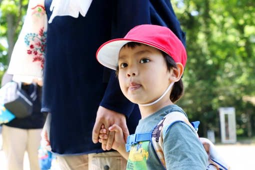 保育園の遠足で気を付けたいこと 事前の確認から当日の流れまでを解説 保育のひきだし こどもの可能性を引き出すアイデア集