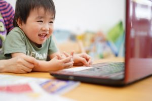 遊びながら学ぶ 子ども 幼児におすすめのパソコンあそび 保育のひきだし こどもの可能性を引き出すアイデア集