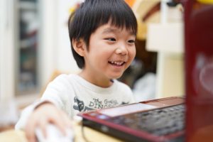 遊びながら学ぶ 子ども 幼児におすすめのパソコンあそび 保育のひきだし こどもの可能性を引き出すアイデア集